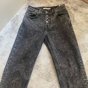 Levi’s High waisted Mom Jean
